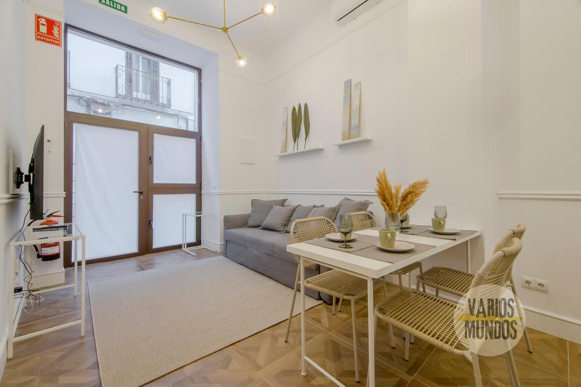 Confort Y Cultura Para 10, En El Vibrante Lavapies Appartement
